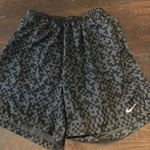 Men’s Nike dri-fit running shorts with liner